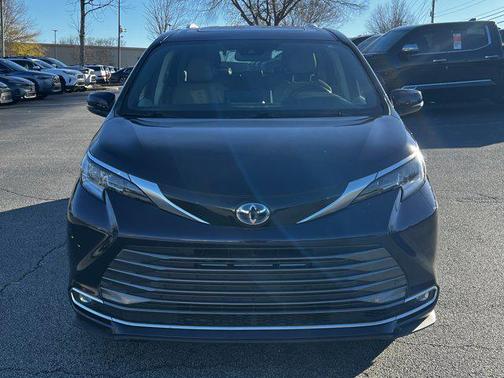 2021 Toyota Sienna Limited 7-Passenger
