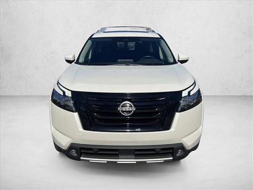 2022 Nissan Pathfinder SL 2WD