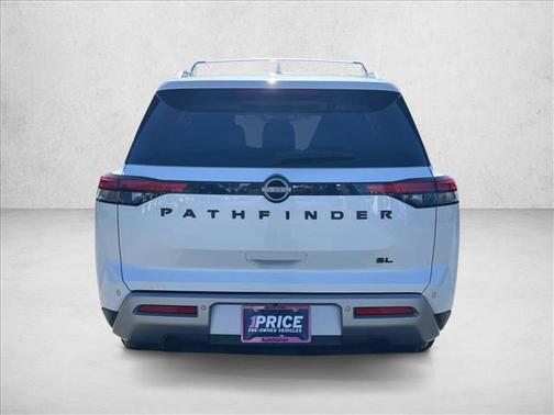 2022 Nissan Pathfinder SL 2WD