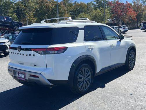 2022 Nissan Pathfinder SL 2WD