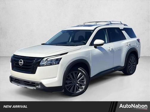 2022 Nissan Pathfinder SL 2WD