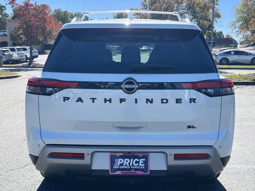 2022 Nissan Pathfinder SL 2WD