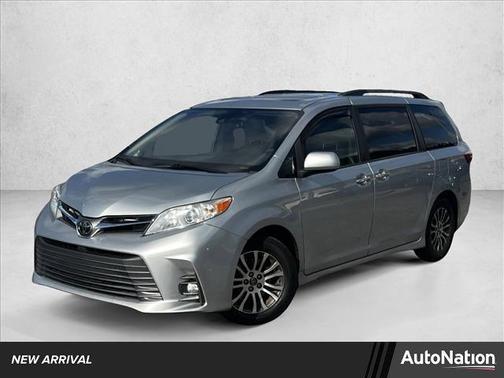 2019 Toyota Sienna XLE