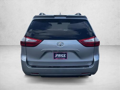 2019 Toyota Sienna XLE