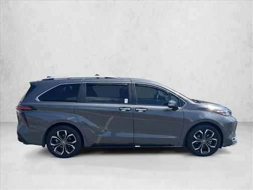 2025 Toyota Sienna Platinum