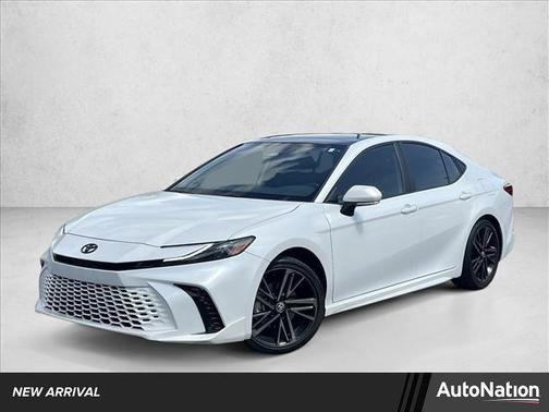 Wind Chill Pearl 2025 Toyota Camry XSE