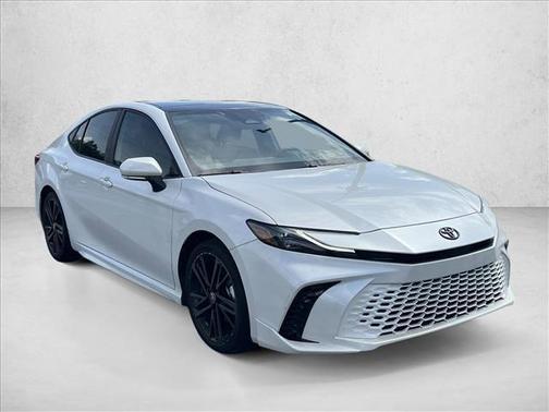 Wind Chill Pearl 2025 Toyota Camry XSE