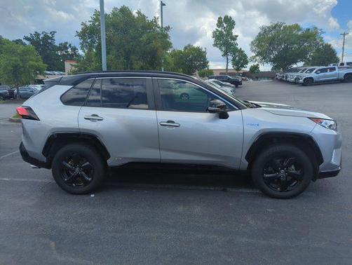 2019 Toyota RAV4 Hybrid SE
