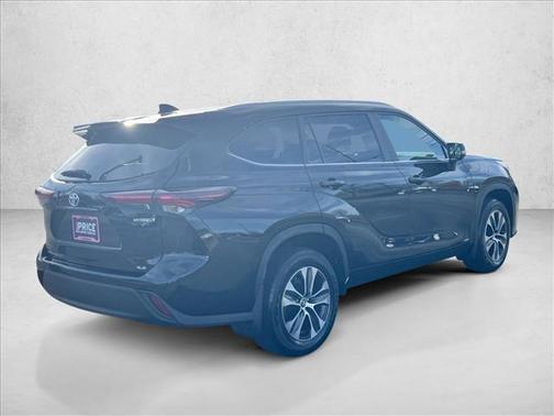 2024 Toyota Highlander Hybrid XLE