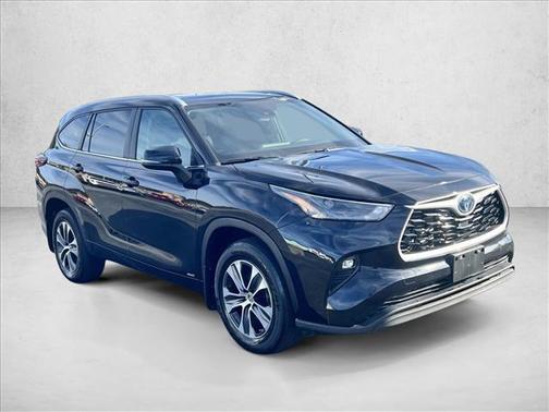 2024 Toyota Highlander Hybrid XLE