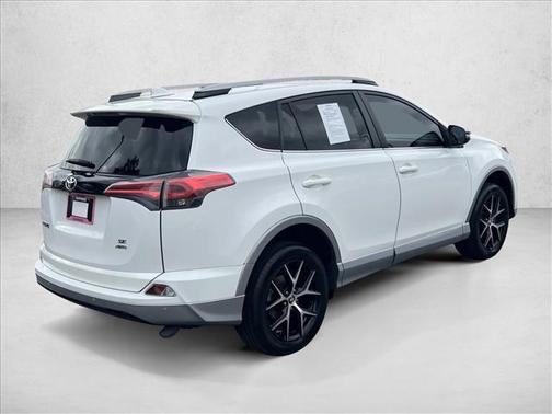 2017 Toyota RAV4 SE
