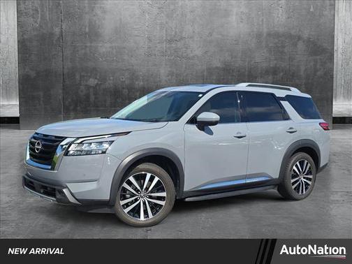 2023 Nissan Pathfinder Platinum FWD