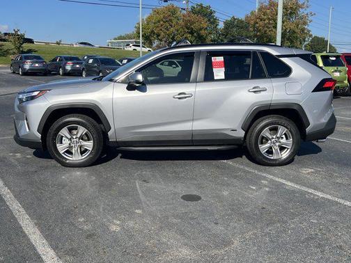 2025 Toyota RAV4 Hybrid XLE