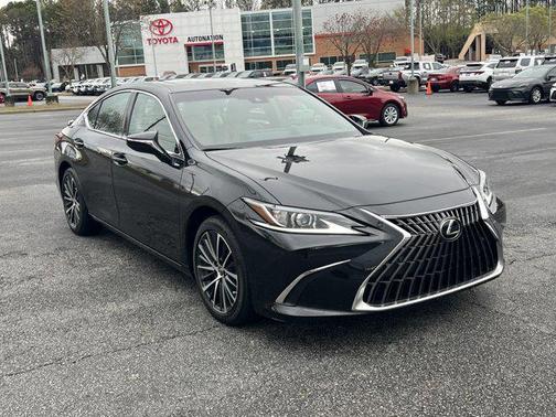 2023 Lexus ES 300h Base