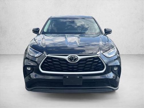 Midnight Black Metallic 2025 Toyota Highlander LE