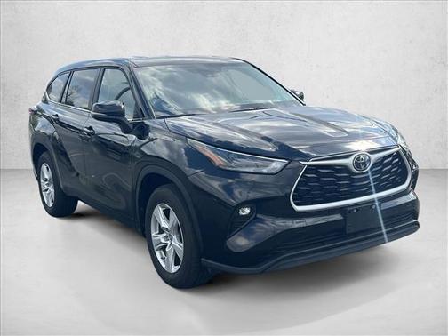 Midnight Black Metallic 2025 Toyota Highlander LE