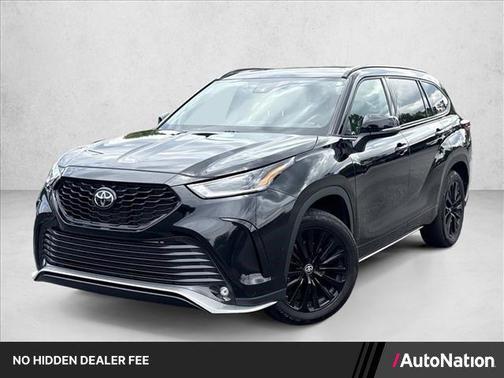 Midnight Black Metallic 2024 Toyota Highlander XSE
