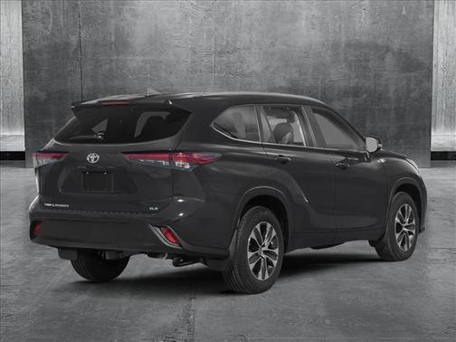 2025 Toyota Highlander XLE