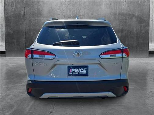 2024 Toyota Corolla Cross LE