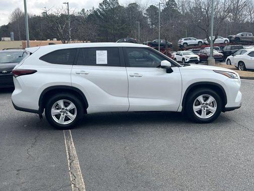 2024 Toyota Highlander LE