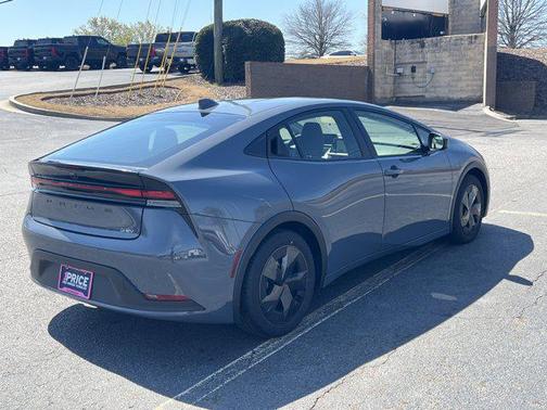 2025 Toyota Prius LE