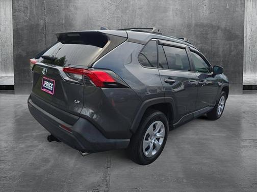 2020 Toyota RAV4 LE
