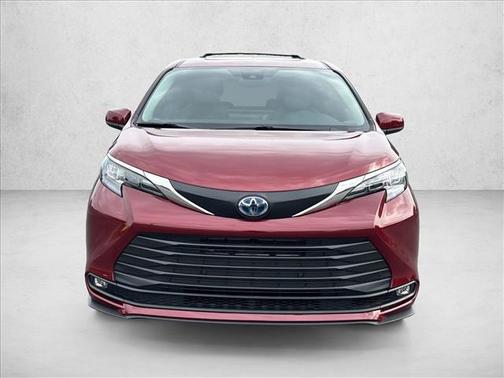 Ruby Flare Pearl 2025 Toyota Sienna XLE