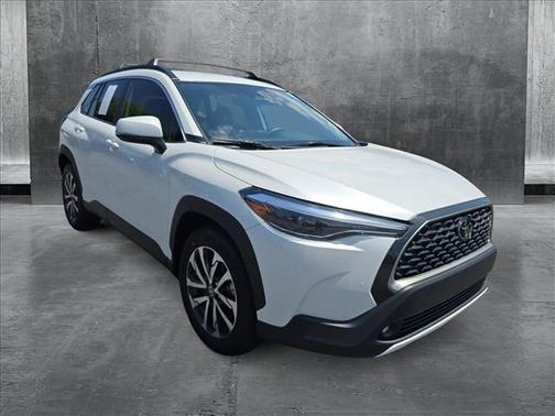 2024 Toyota Corolla Cross XLE