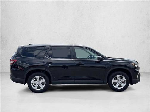Crystal Black Pearl 2023 Honda Pilot 2WD LX