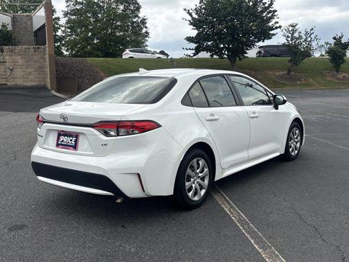 Super White 2021 Toyota Corolla LE
