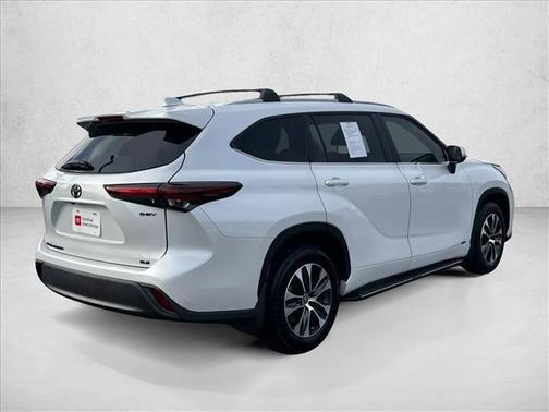 2025 Toyota Highlander Hybrid XLE