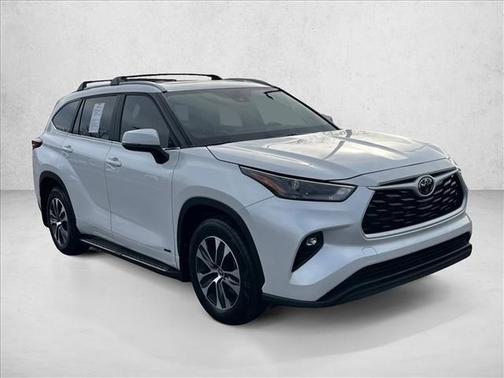 2025 Toyota Highlander Hybrid XLE