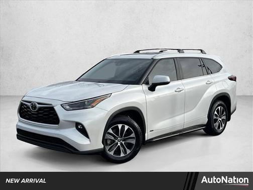 2025 Toyota Highlander Hybrid XLE