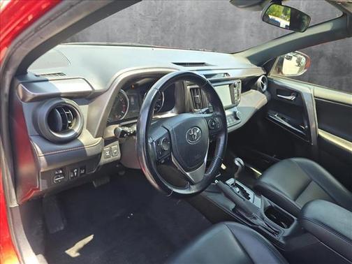 2017 Toyota RAV4 SE