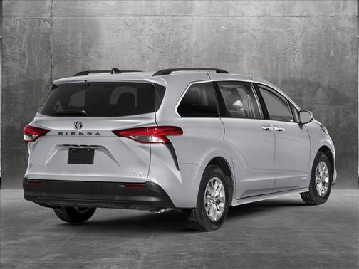 2025 Toyota Sienna XLE 8 Passenger
