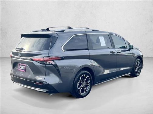 2025 Toyota Sienna Platinum