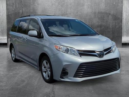 2020 Toyota Sienna LE