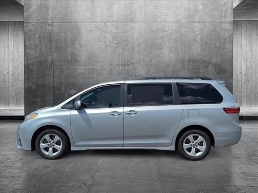 2020 Toyota Sienna LE