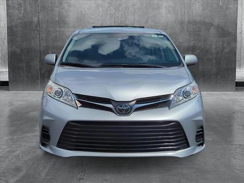 2020 Toyota Sienna LE