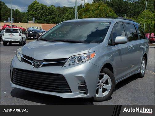 2020 Toyota Sienna LE
