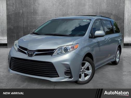 2020 Toyota Sienna LE