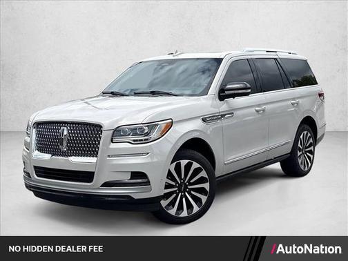 Ceramic Pearl Metallic Tri-Coat 2024 Lincoln Navigator Reserve