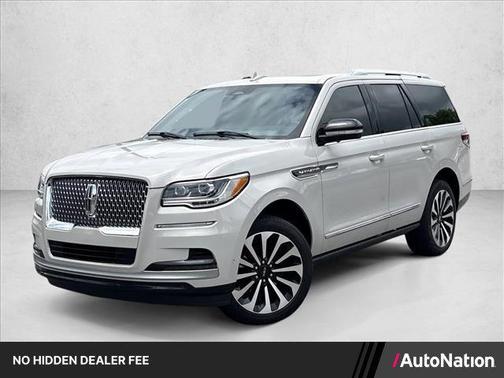 Ceramic Pearl Metallic Tri-Coat 2024 Lincoln Navigator Reserve