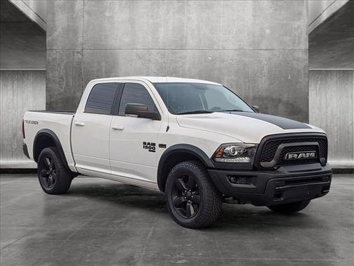 Photo 3 of 25 of 2019 RAM 1500 Classic Warlock