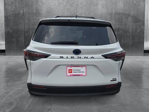 2023 Toyota Sienna XLE 8 Passenger