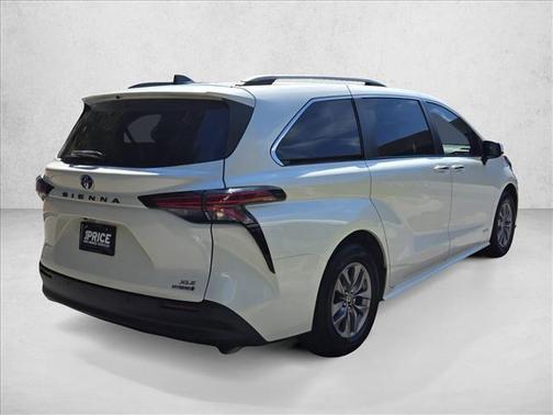 2021 Toyota Sienna XLE 7 Passenger