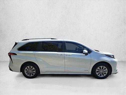 2021 Toyota Sienna XLE 7 Passenger