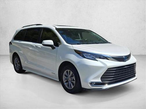 2021 Toyota Sienna XLE 7 Passenger