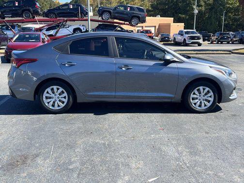 2019 Hyundai Accent SE