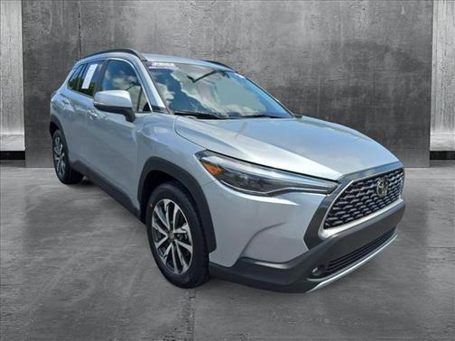 2024 Toyota Corolla Cross XLE